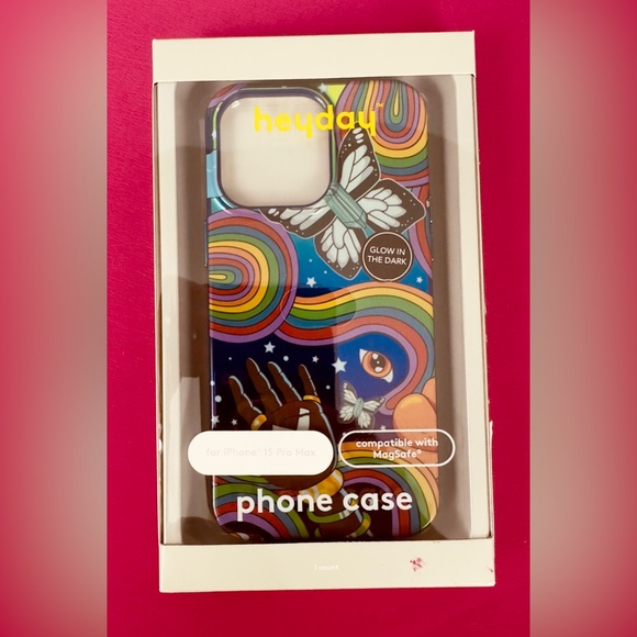 Heyday Apple iPhone 15 Pro Max Butterfly Case w/ MagSafe & Glow in the d… - Picture 3 of 8